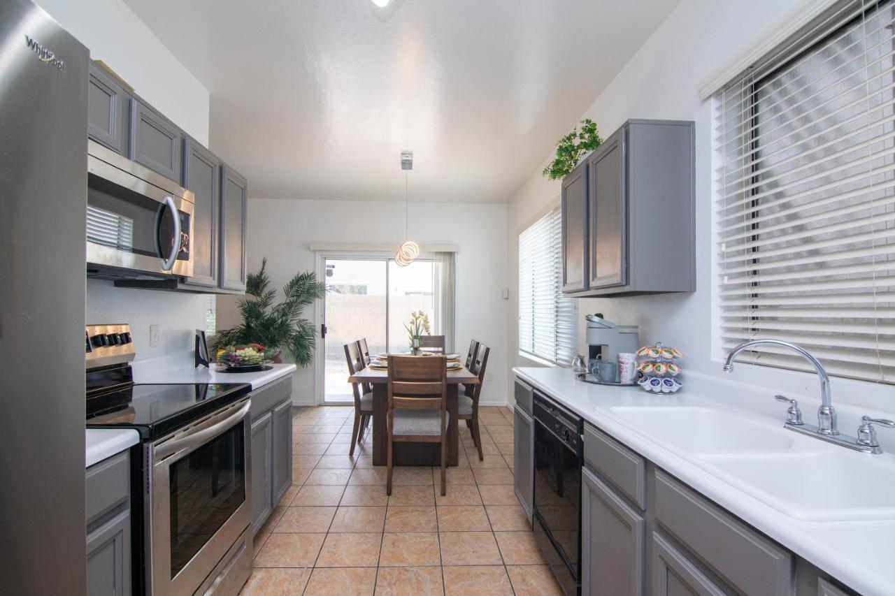 Stylish Home Phoenix - Low Rates Now! Εξωτερικό φωτογραφία